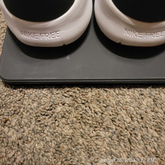 Nike Size 9.5 Men (Nike Free Is the Style) - Picture 3 of 3